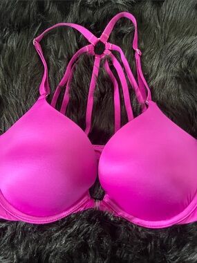 NWOT Victoria Secret Very Sexy Push Up Bra S32D